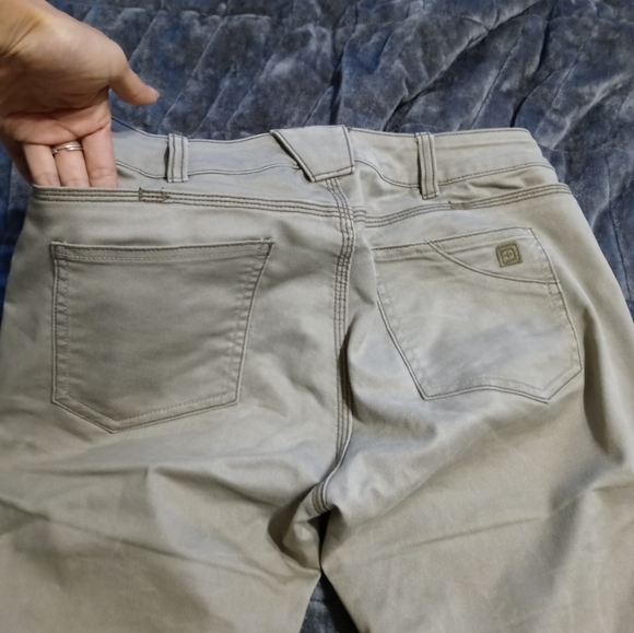 5.11 Tactical Pants Size 4 - Picture 3 of 4